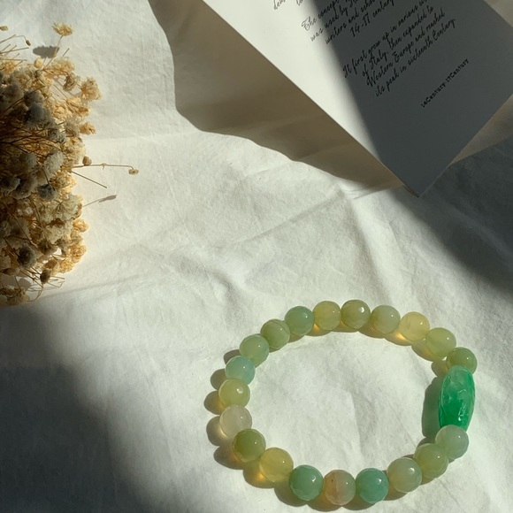 NEW Real Stone Bracelet. - Picture 2 of 3